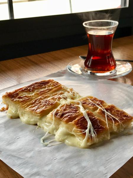 A Taste of the Aegean: What to Eat and Drink on Your Tour